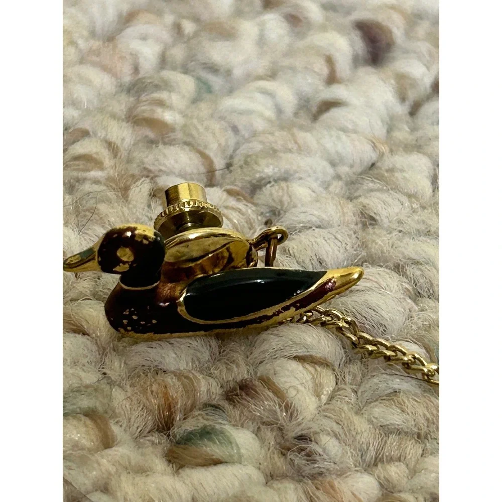 Vintage Mallard Duck Tie Tack Enamel Bird Lapel‎ Pin with Safety Chain Gold Tone